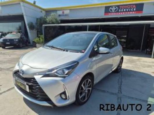 usato TOYOTA Yaris