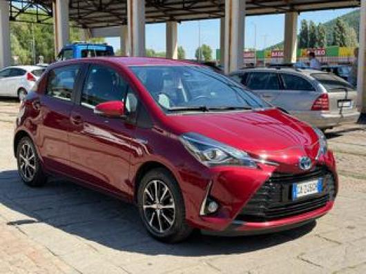 usato TOYOTA Yaris