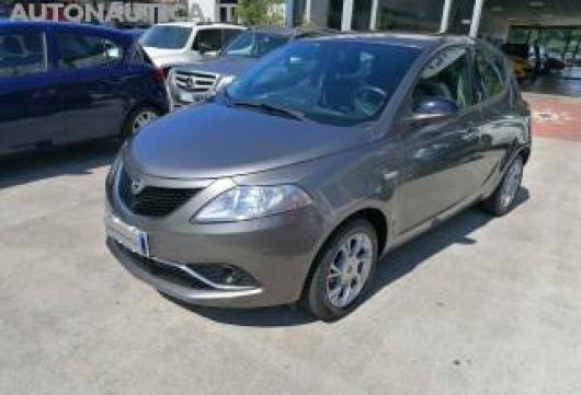 usato LANCIA Ypsilon