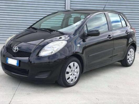 usato TOYOTA Yaris