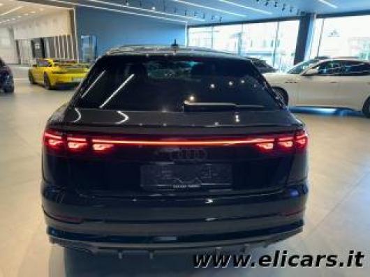 Km 0 AUDI Q8