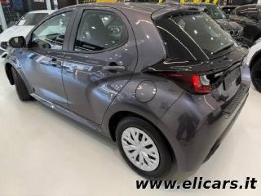 usato TOYOTA Yaris