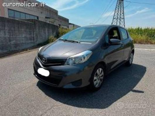 usato TOYOTA Yaris