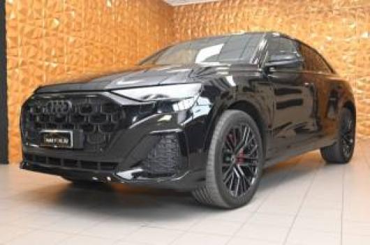 usato AUDI Q8