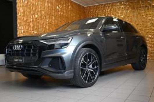 usato AUDI Q8