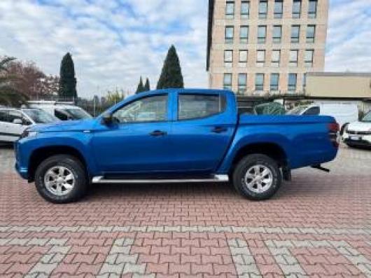 usato MITSUBISHI L200