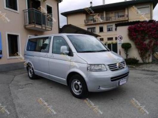 usato VOLKSWAGEN Caravelle
