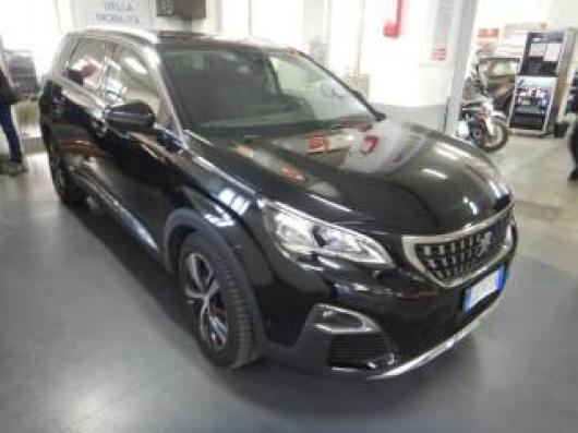 usato PEUGEOT 5008