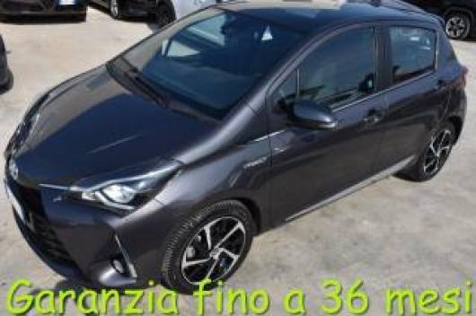 usato TOYOTA Yaris