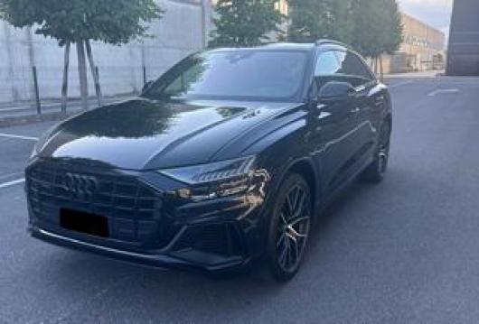 usato AUDI Q8