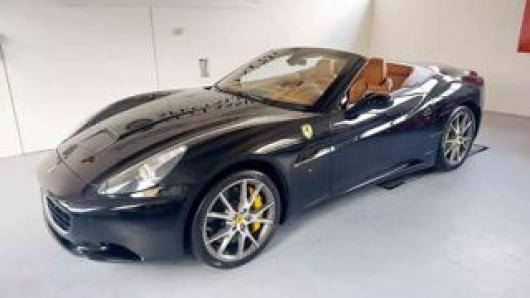 usato FERRARI California