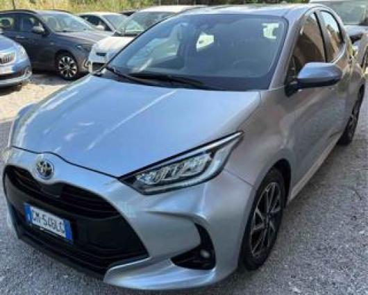 usato TOYOTA Yaris