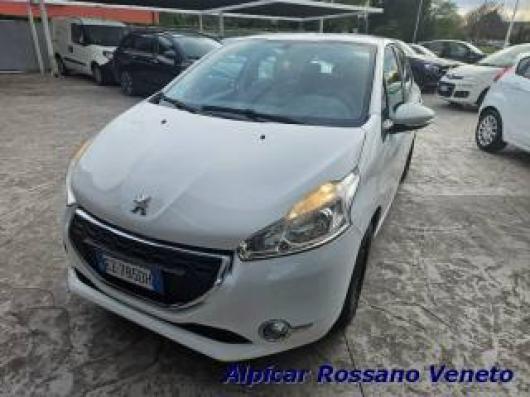 usato PEUGEOT 208