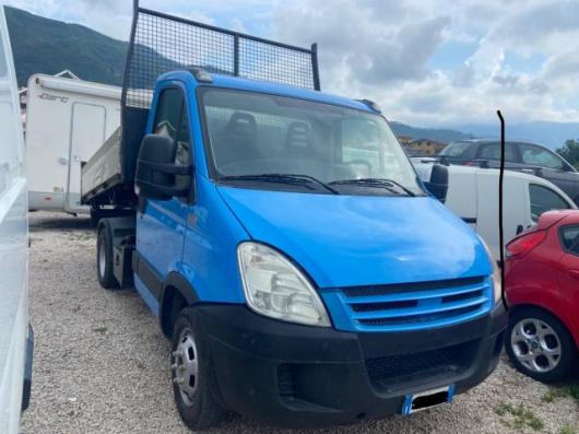 usato IVECO Daily 35 ribaltabile trilaterale