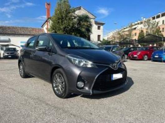 usato TOYOTA Yaris