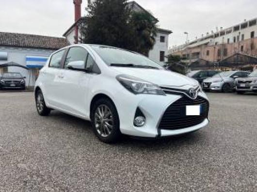usato TOYOTA Yaris