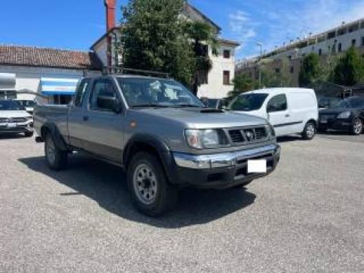 usato NISSAN Pick Up