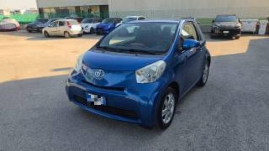 usato TOYOTA iQ