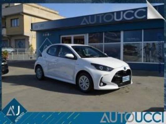 usato TOYOTA Yaris