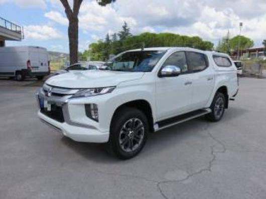 usato MITSUBISHI L200