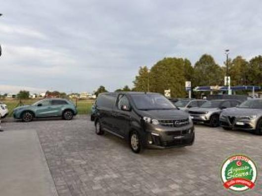 Zafira Life