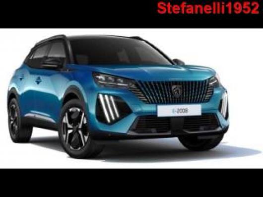 nuovo PEUGEOT 2008