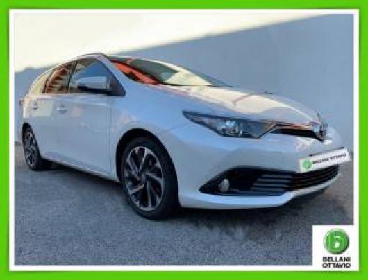 usato TOYOTA Auris Touring Sports