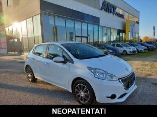 usato PEUGEOT 208