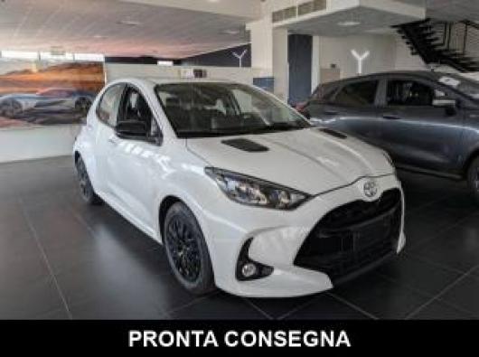 usato TOYOTA Yaris