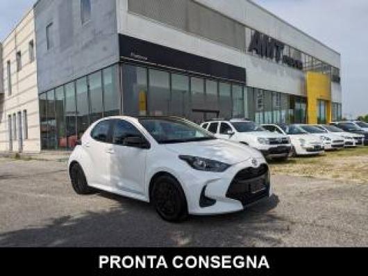 usato TOYOTA Yaris