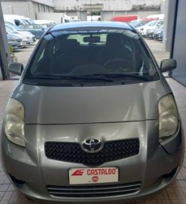 usato TOYOTA Yaris