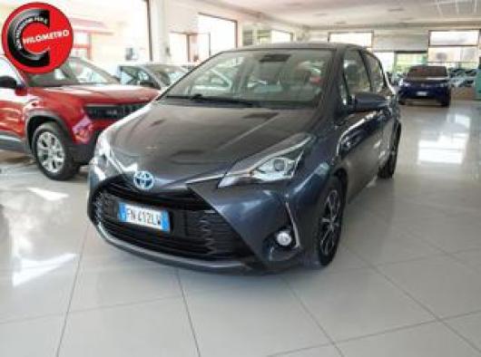 usato TOYOTA Yaris