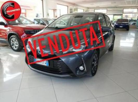usato TOYOTA Yaris