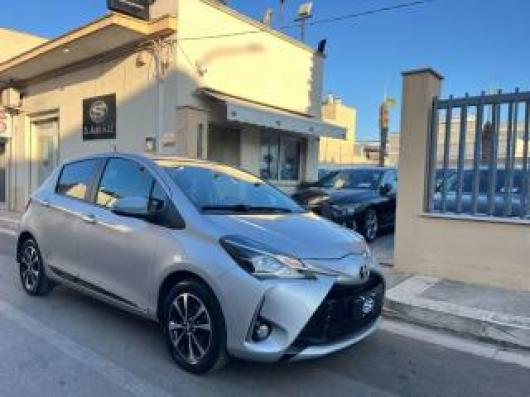 usato TOYOTA Yaris