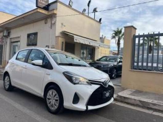 usato TOYOTA Yaris