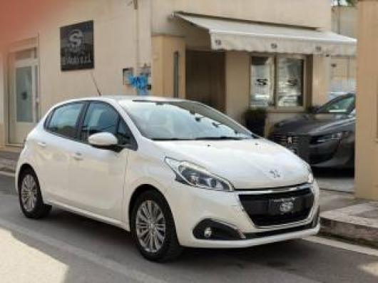 usato PEUGEOT 208