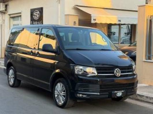 usato VOLKSWAGEN Caravelle