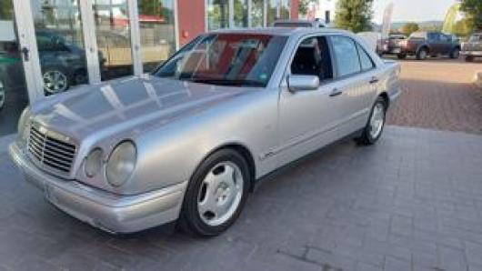 usato MERCEDES E 200