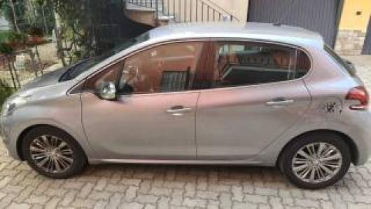 usato PEUGEOT 208