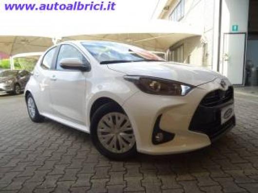 usato TOYOTA Yaris