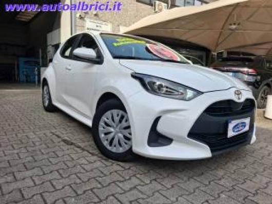 usato TOYOTA Yaris