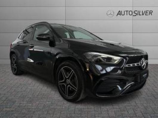 nuovo MERCEDES GLA 200