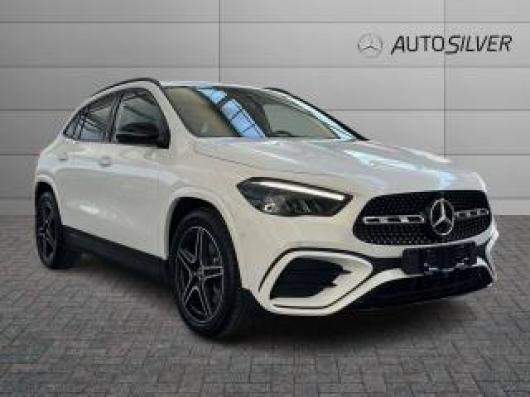 nuovo MERCEDES GLA 200