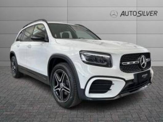Km 0 MERCEDES GLB 200