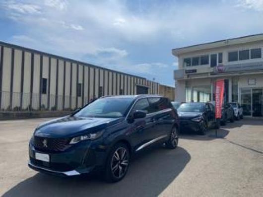 usato PEUGEOT 5008
