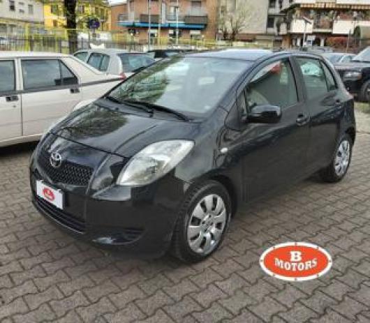 usato TOYOTA Yaris