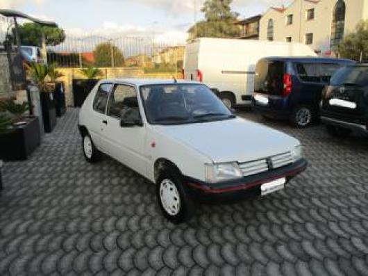 usato PEUGEOT 205