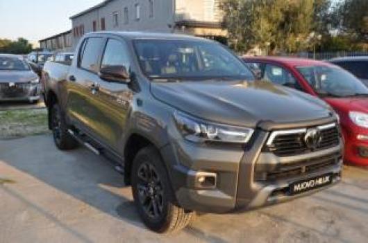nuovo TOYOTA Hilux