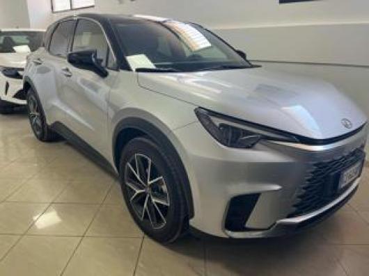Km 0 LEXUS LBX
