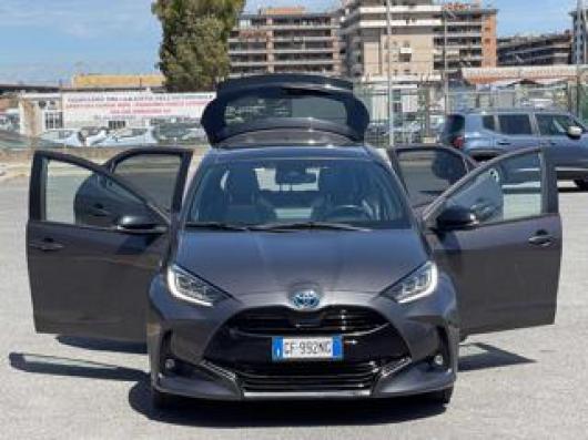 usato TOYOTA Yaris
